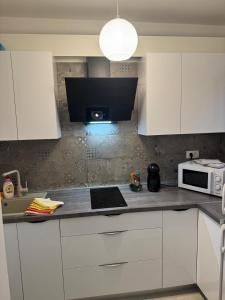 Afbeelding uit fotogalerij van Apartman Ema in Opuzen +29 foto's