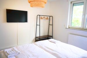 Gallery image of Robins - spacious for 5 - balcony - kitchen - WiFi in Bremen +8 photos