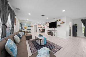 Η κουζίνα ή μικρή κουζίνα στο Sweet Pink HouseCozy Winter Stay Near Beach-Parks