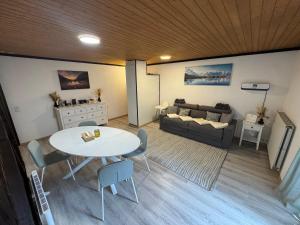 Blue Sky Apartments的休息区
