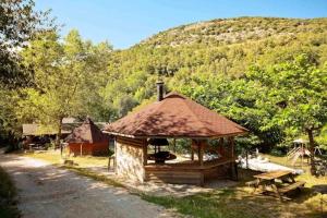 Φυσικό τοπίο κοντά σε αυτό το κάμπινγκ