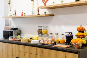 Jedlo v ubytovaní bed & breakfast alebo blízkom okolí