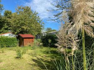 Garður fyrir utan Camping 2 étoiles - ccbabhg
