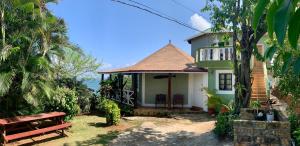 Taman di luar I VIEW - in Long Bay