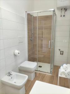 Koupelna v ubytování Lugore Room