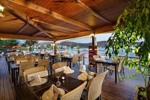 A restaurant or other place to eat at Ladonia Hotels Del Mare