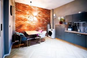 Kuchyň nebo kuchyňský kout v ubytování J&JBermudaStay a Luxurious Double-Bedroom with a Private Bathroom and Shared Kitchen in Bochum Center-Bermuda3Eck + 10 fotografií