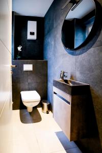 Koupelna v ubytování J&JBermudaStay a Luxurious Double-Bedroom with a Private Bathroom and Shared Kitchen in Bochum Center-Bermuda3Eck