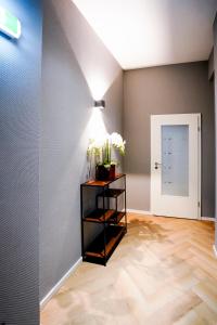 Fotografie z fotogalerie ubytování J&JBermudaStay a Luxurious Double-Bedroom with a Private Bathroom and Shared Kitchen in Bochum Center-Bermuda3Eck v destinaci Bochum