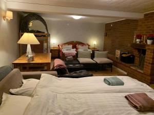 Postel nebo postele na pokoji v ubytování Lakeview Villa