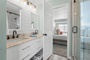 Et badeværelse på Compass Cottage + 38 billeder