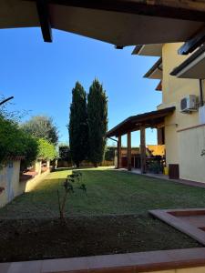 Κήπος έξω από το Villa Letizia - Sabaudia