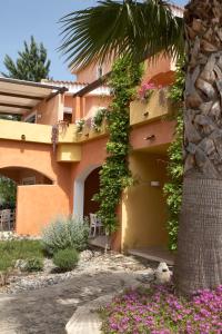 A garden outside Argonauti Residence