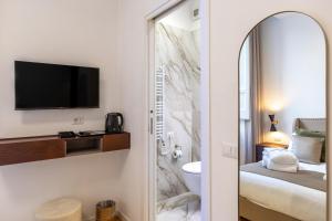 Koupelna v ubytování Amelie Suite Trevi + 106 fotografií