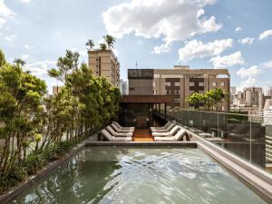 A piscina localizada em Hotel Fasano Belo Horizonte ou nos arredores