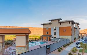 Bazen v nastanitvi oz. blizu nastanitve My Place Hotel-Moab, UT