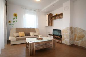Gallery image of Apartments Lili in Klimno