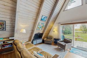 Posezení v ubytování A-Frame Hideaway