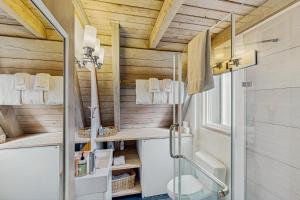 Koupelna v ubytování A-Frame Hideaway