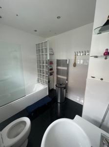 Ένα μπάνιο στο Southgate Home Stay