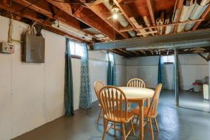 Posezení v ubytování 4-Bedroom Cincinnati Vacation Rental!