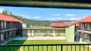 Nespecifikovaný výhled na hory nebo výhled na hory při pohledu z hotelu + 7 fotografií