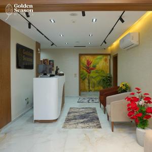 a lobby of a salon with a waiting room at Golden Season Hotel in Cairo
