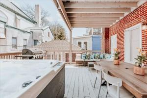 Balkón nebo terasa v ubytování Sun, Sand, & Spacious - Family Friendly Condo