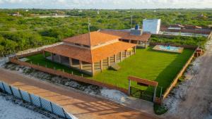 Bazén v ubytování Rancho Porto dos ventos nebo v jeho okolí