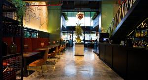 Ο χώρος του lounge ή του μπαρ στο ZARYA apartments BATUMI