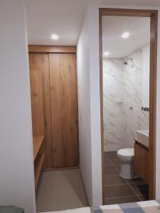 Ένα μπάνιο στο Luxury apartment citadela di sole , santafe de antioquia