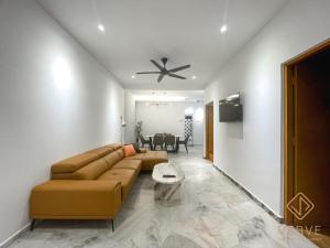 Χώρος καθιστικού στο Ipoh C Private Club House by Verve EECH109