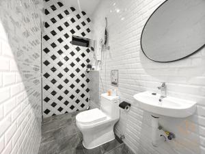 Ένα μπάνιο στο Ipoh C Private Club House by Verve EECH109 +25 φωτογραφίες