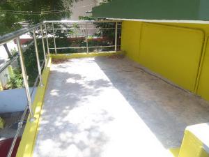 Balkoni atau teres di gplushomestay