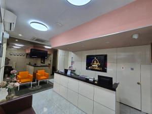 TV a/nebo společenská místnost v ubytování Hotel AL Amin By Ahmed