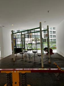 Fitness centrum a/nebo fitness zařízení v ubytování Stay at Regalia KLCC View Sky Pool