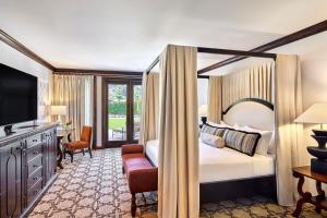 Postel nebo postele na pokoji v ubytování Omni Scottsdale Resort & Spa at Montelucia + 90 fotografií