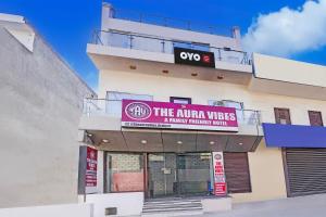 齐拉克普尔Hotel O The Aura Vibes的相册照片