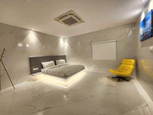 Postel nebo postele na pokoji v ubytování Landcorp hotels