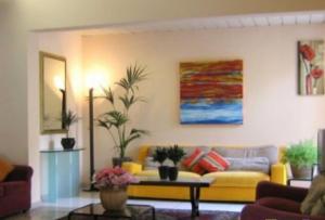 A seating area at Hotel Sabrina