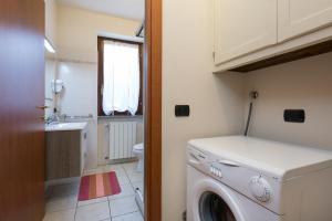 A kitchen or kitchenette at Casa Allegra