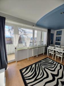 En balkon eller terrasse på Apartament Jodełka + 16 billeder