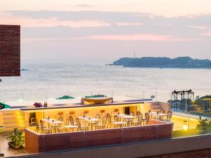 汕头书野家辰夕海景民宿的从建筑物上看到的海景