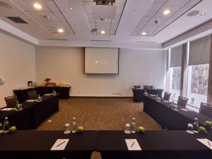 Área de negócios e/ou sala de conferências em Pullman Lima San Isidro