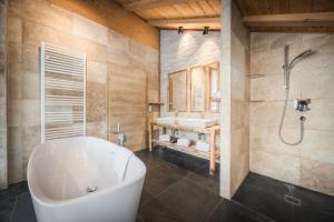 Łazienka w obiekcie IM WEIDACH Superior Chalets