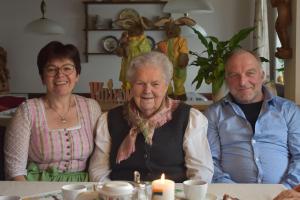 Hosté ubytování Ferienwohnung-Susanne-im-Gaestehaus-Bergfrieden
