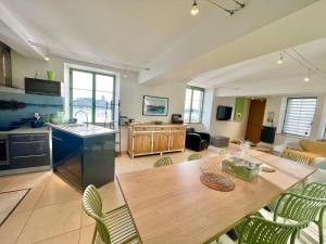 Dapur atau dapur kecil di LA VUE LOIRE Maison
