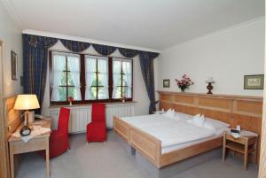 Postel nebo postele na pokoji v ubytování Hotel Leicht + 37 fotografií