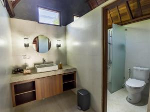 Koupelna v ubytování Lumbung River Ubud Villas