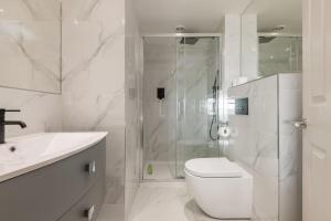 Koupelna v ubytování Gillespie Apartments - Golfer's Dream + 15 fotografií